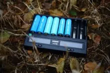 XTAR VC8S Charger